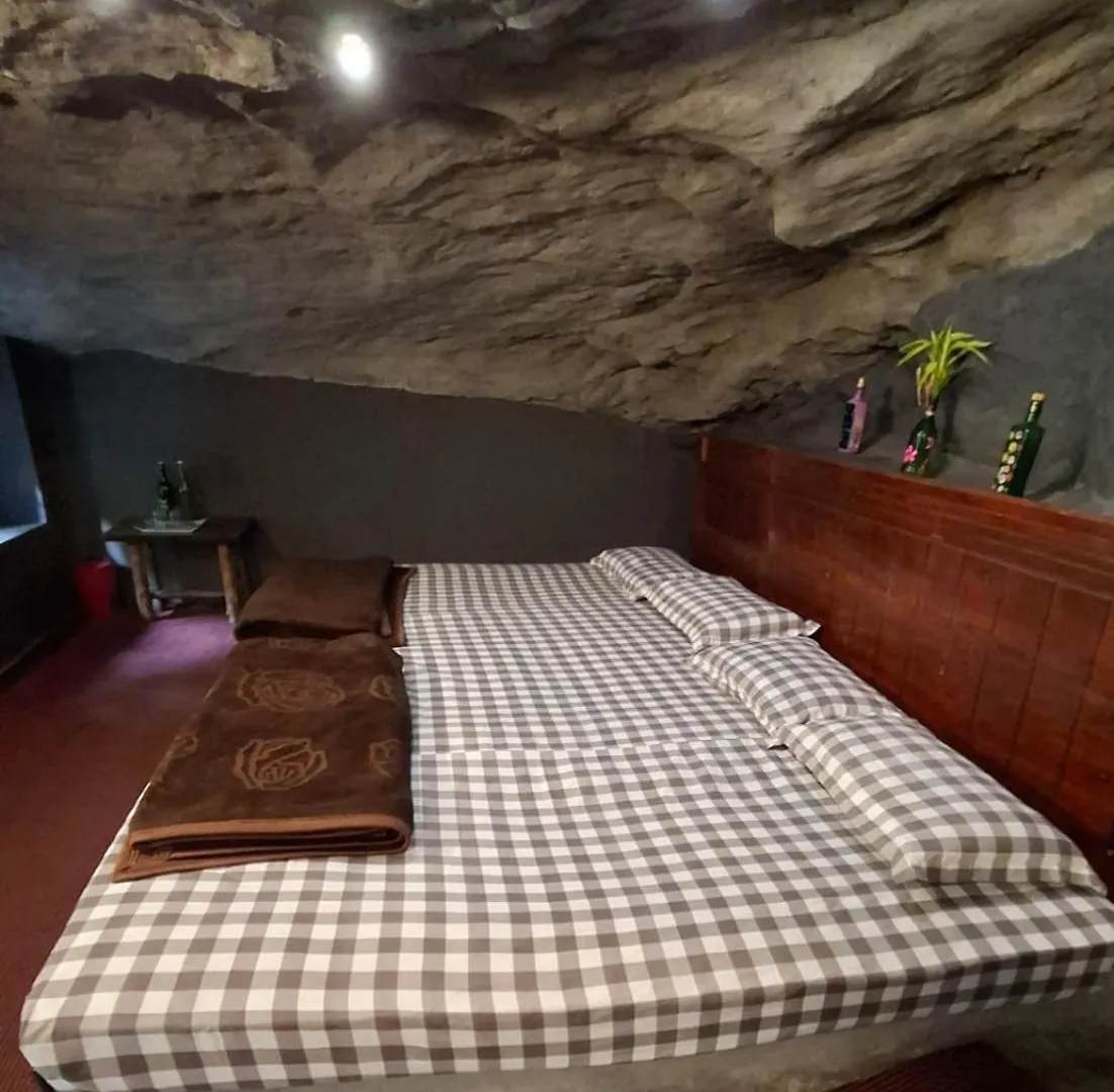 홈스테이 Escape Natural Farm Stay - Cave 2 Kanthalloor 인도
