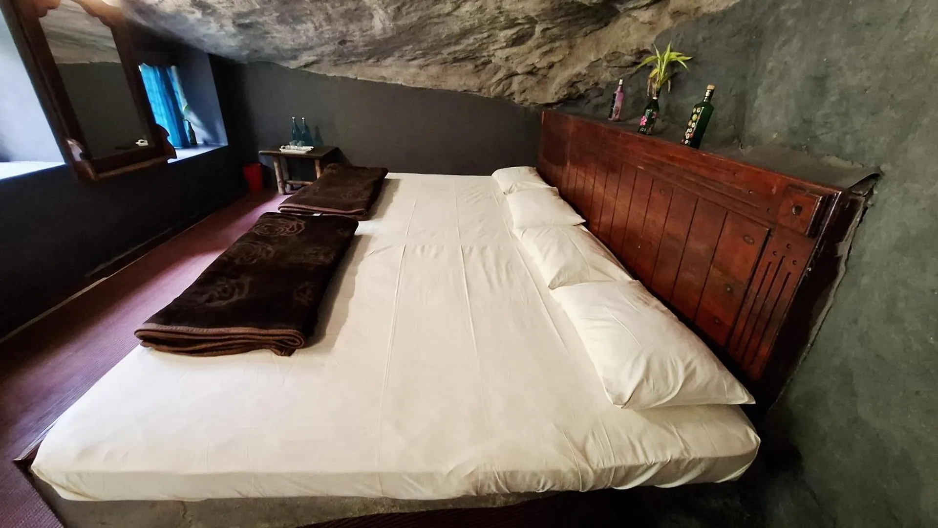 홈스테이 Escape Natural Farm Stay - Cave 2 Kanthalloor